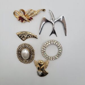 Vintage Brooch Lot (6) Gold Silver Tone Pin Bird Angel Wreath Some Signed